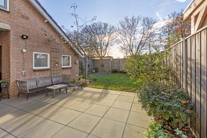 Photo 38 of Lage Made 7