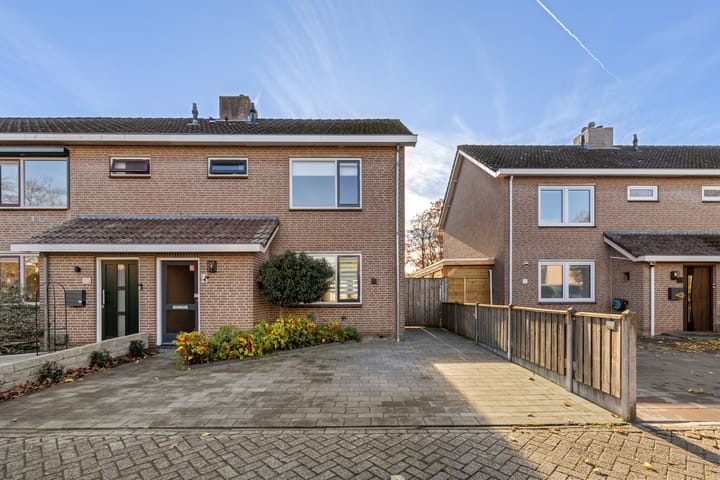 Photo 41 of Lage Made 7