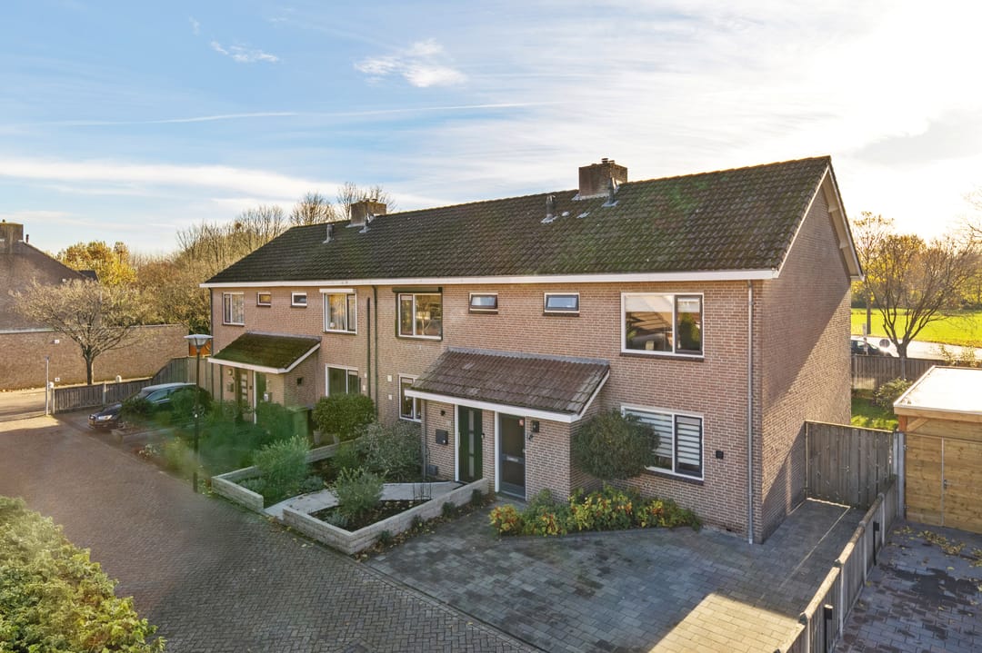 Photo 43 of Lage Made 7