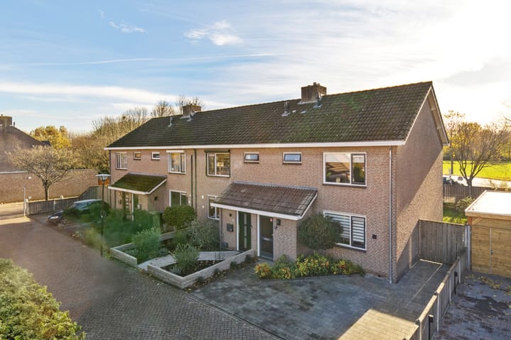 Photo 43 of Lage Made 7