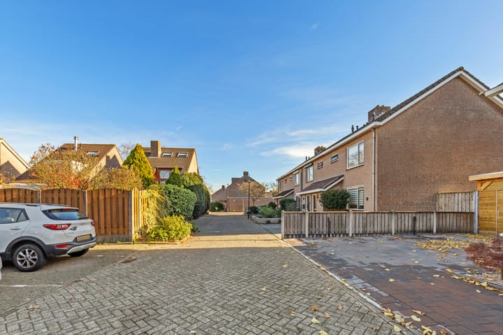 Photo 45 of Lage Made 7