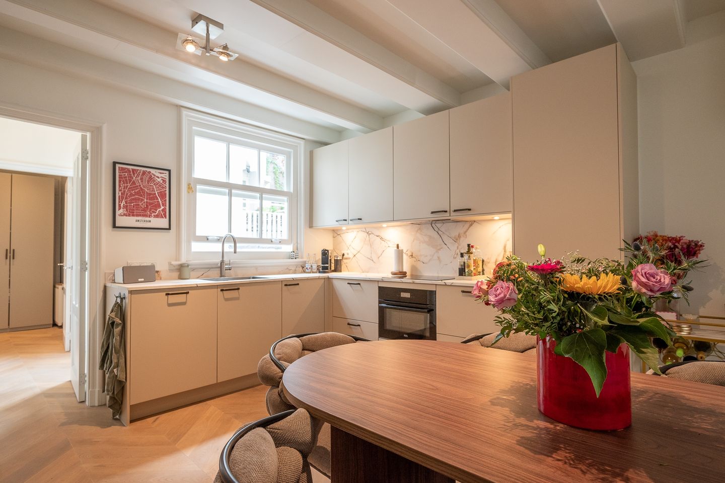 Foto 10 van Egelantiersstraat 49-H