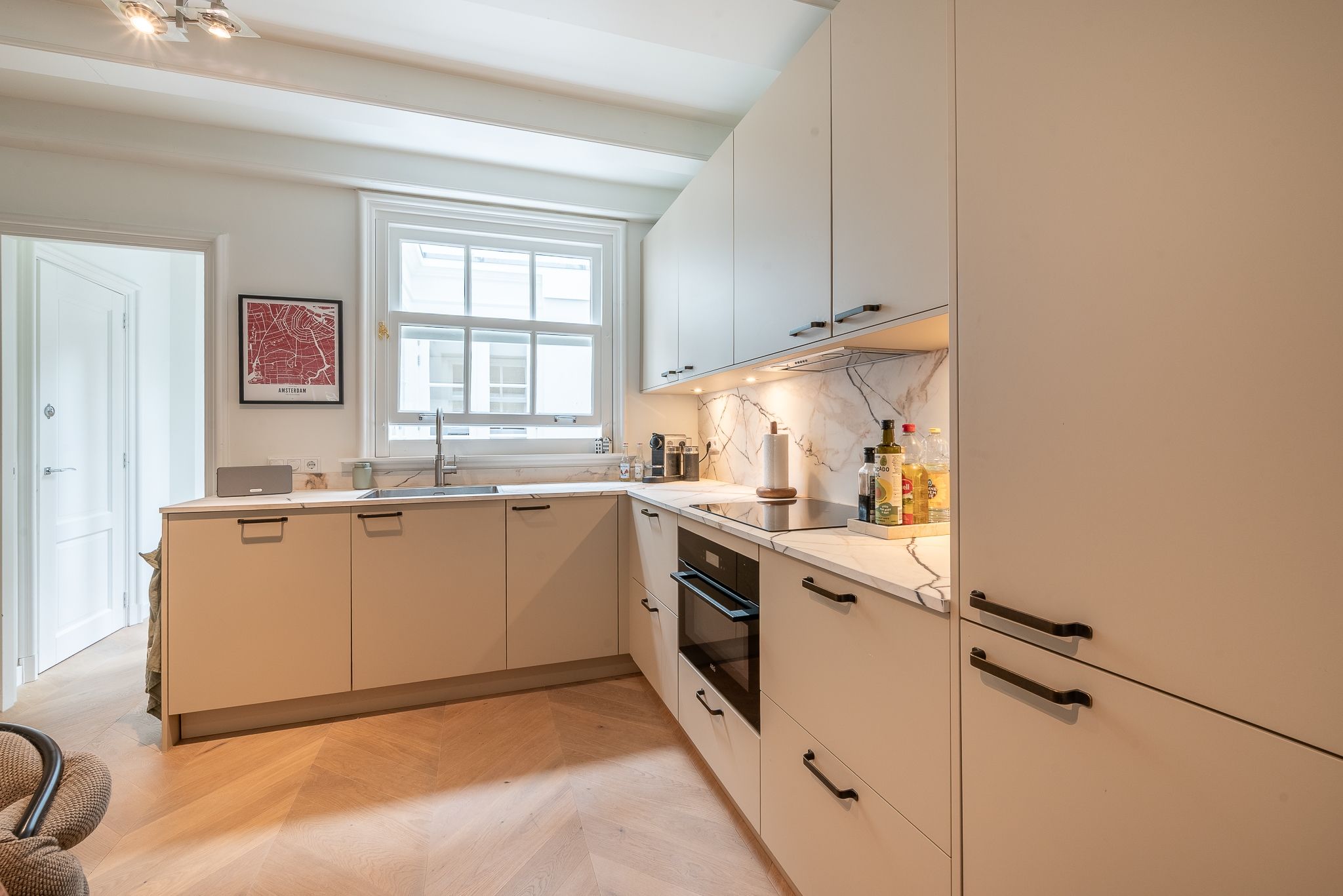 Foto 12 van Egelantiersstraat 49-H