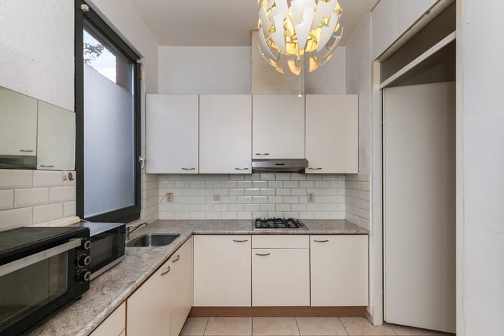 Photo 10 of David Blesstraat 13