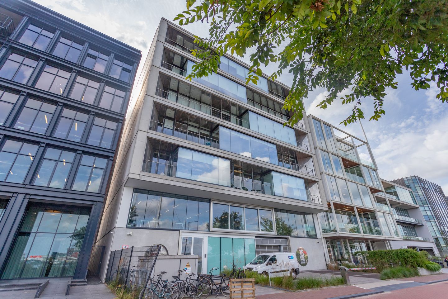 View photo 1 of Danzigerkade 16-A