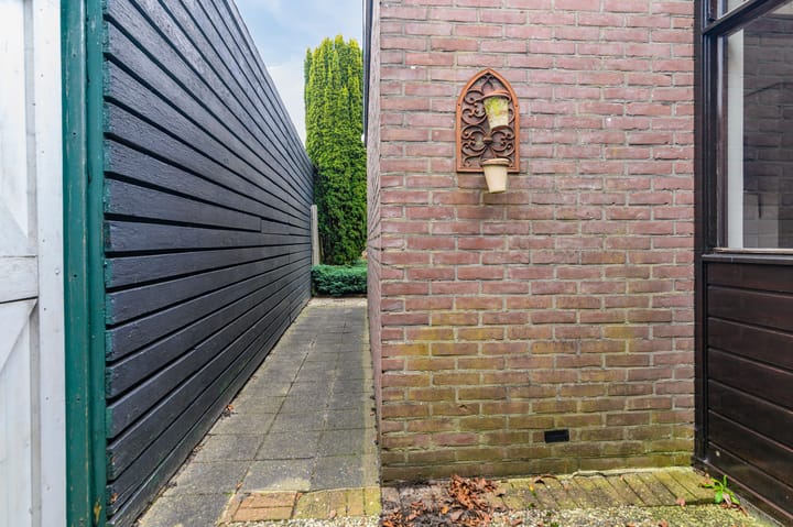 Photo 40 of Kerkewal 25