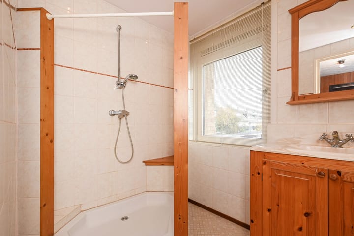 Photo 38 of Sytwinde 8