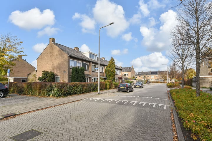 Photo 49 of Sytwinde 8