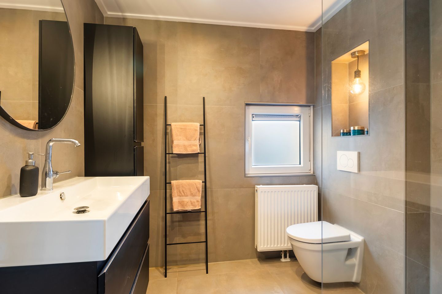 Foto 5 van Suderein 12