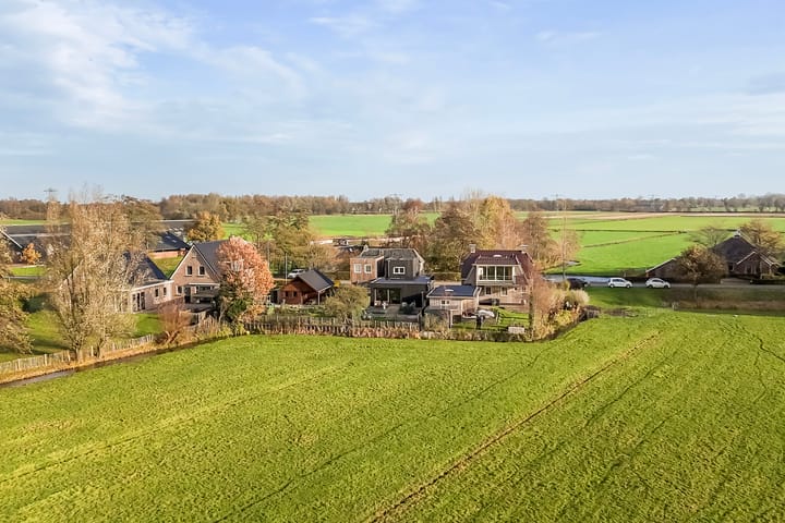 Foto 50 van Suderein 12