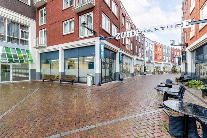 Zuidpassage 24, Spijkenisse