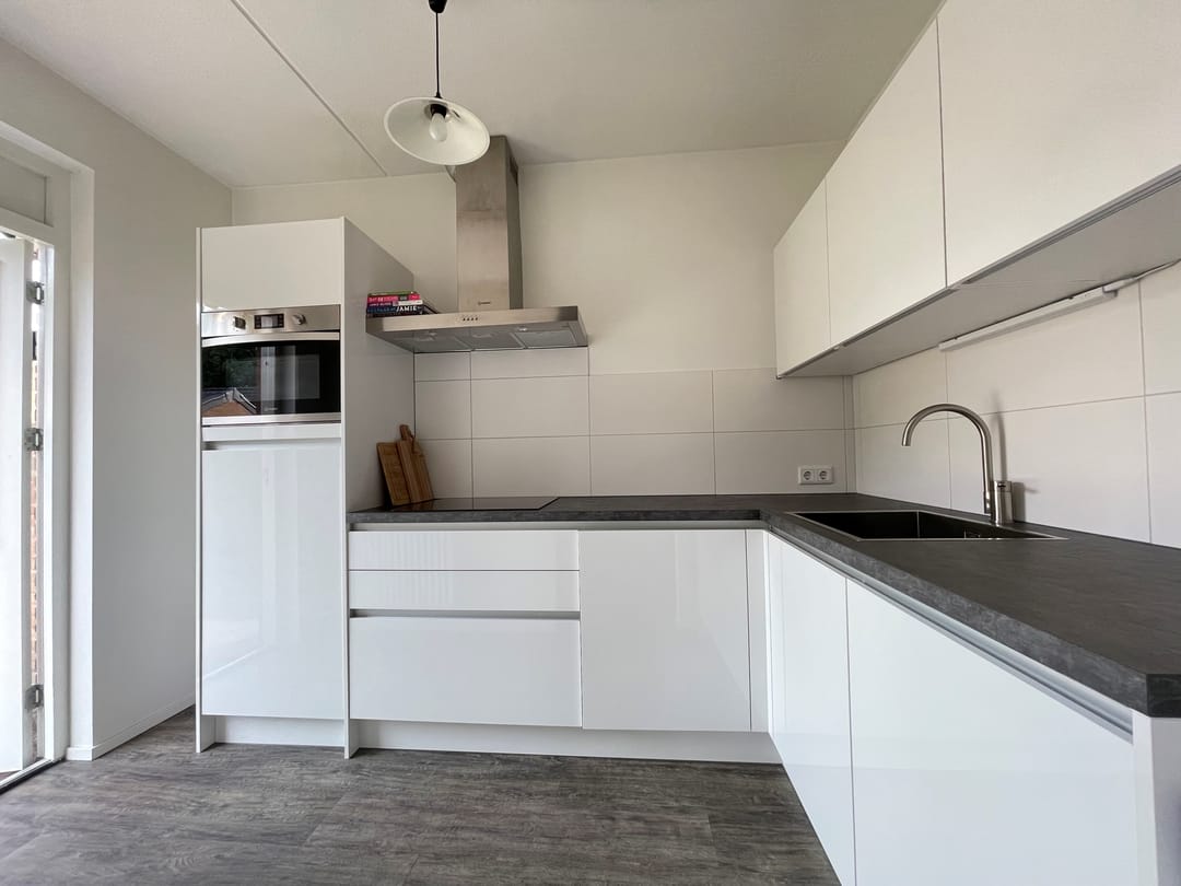 Photo 7 of Distel 30