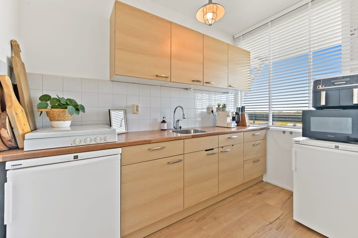 Photo 10 of Albertine Agneslaan 370