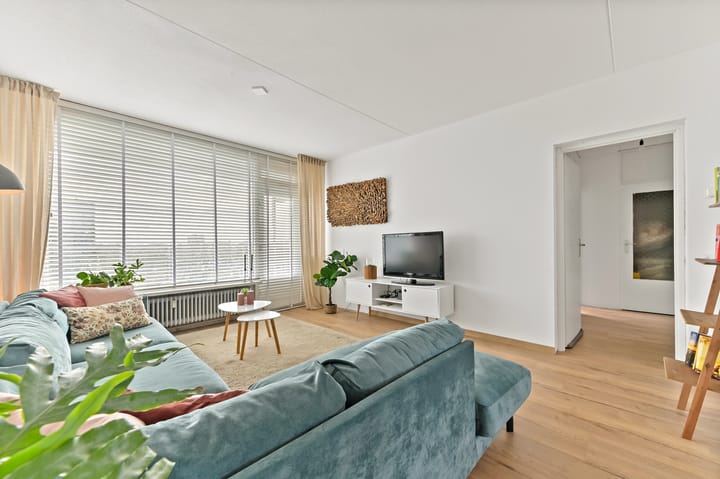 Photo 3 of Albertine Agneslaan 370