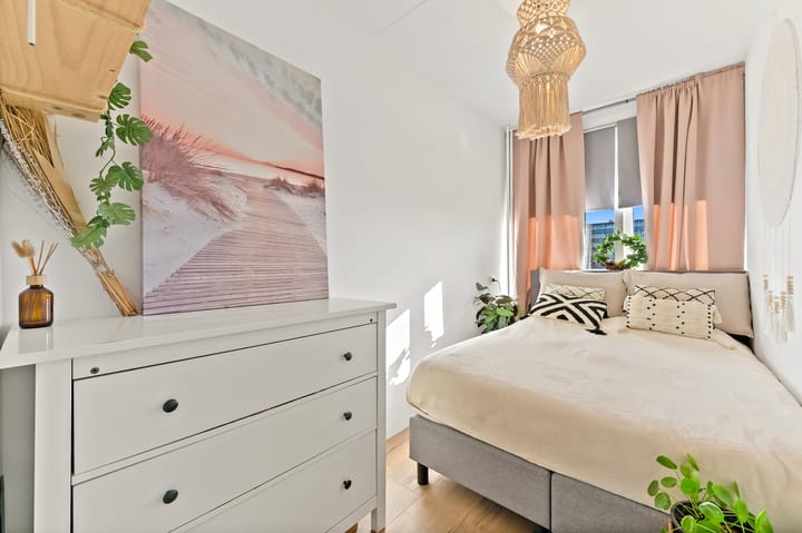 Photo 23 of Albertine Agneslaan 370