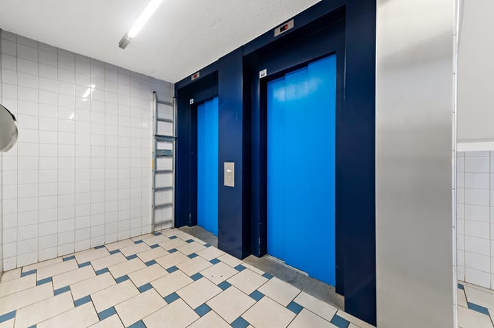 Photo 28 of Albertine Agneslaan 370