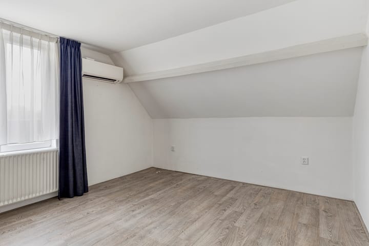 Foto 10 van Calandstraat 1