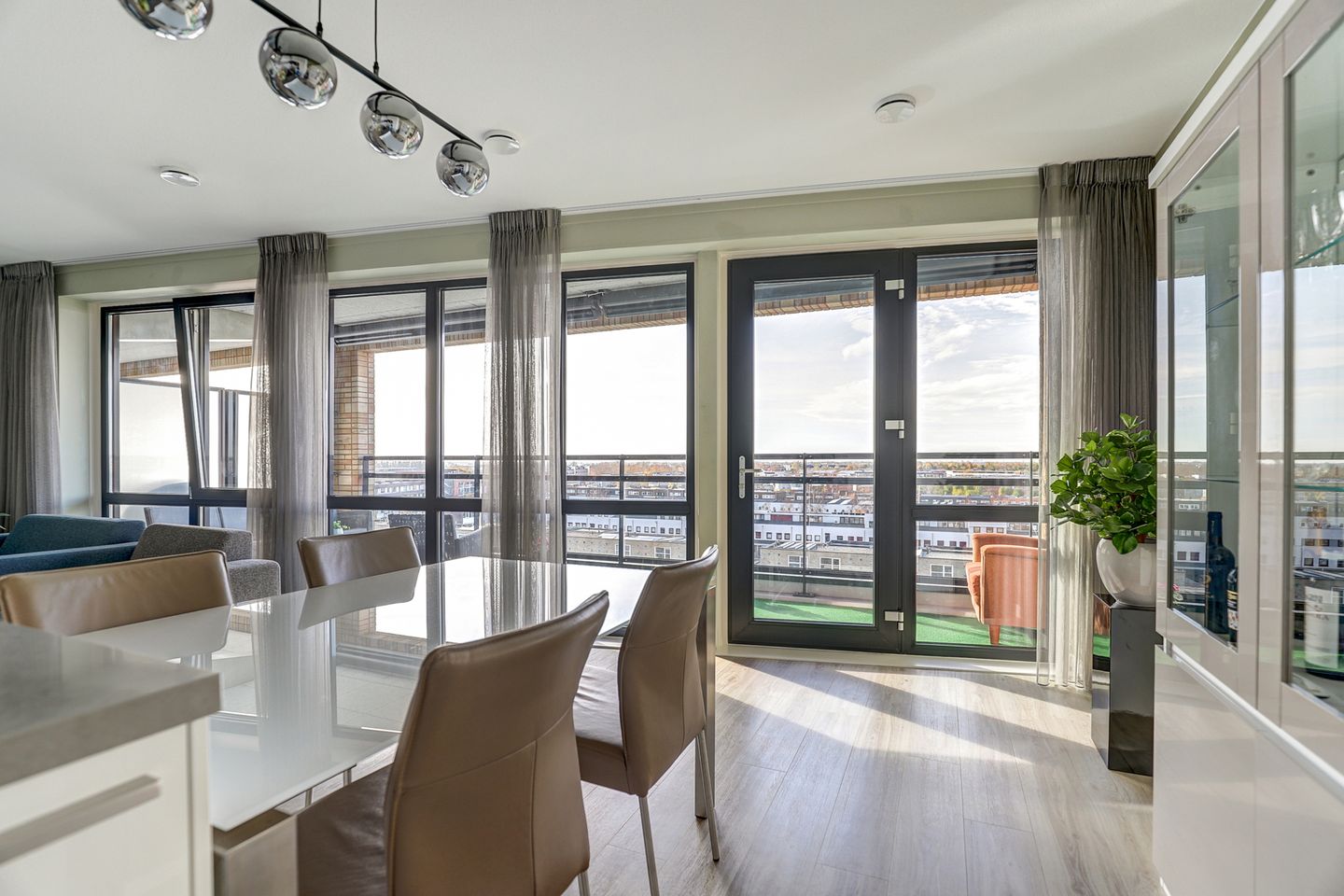 Photo 20 of Aziëlaan 675