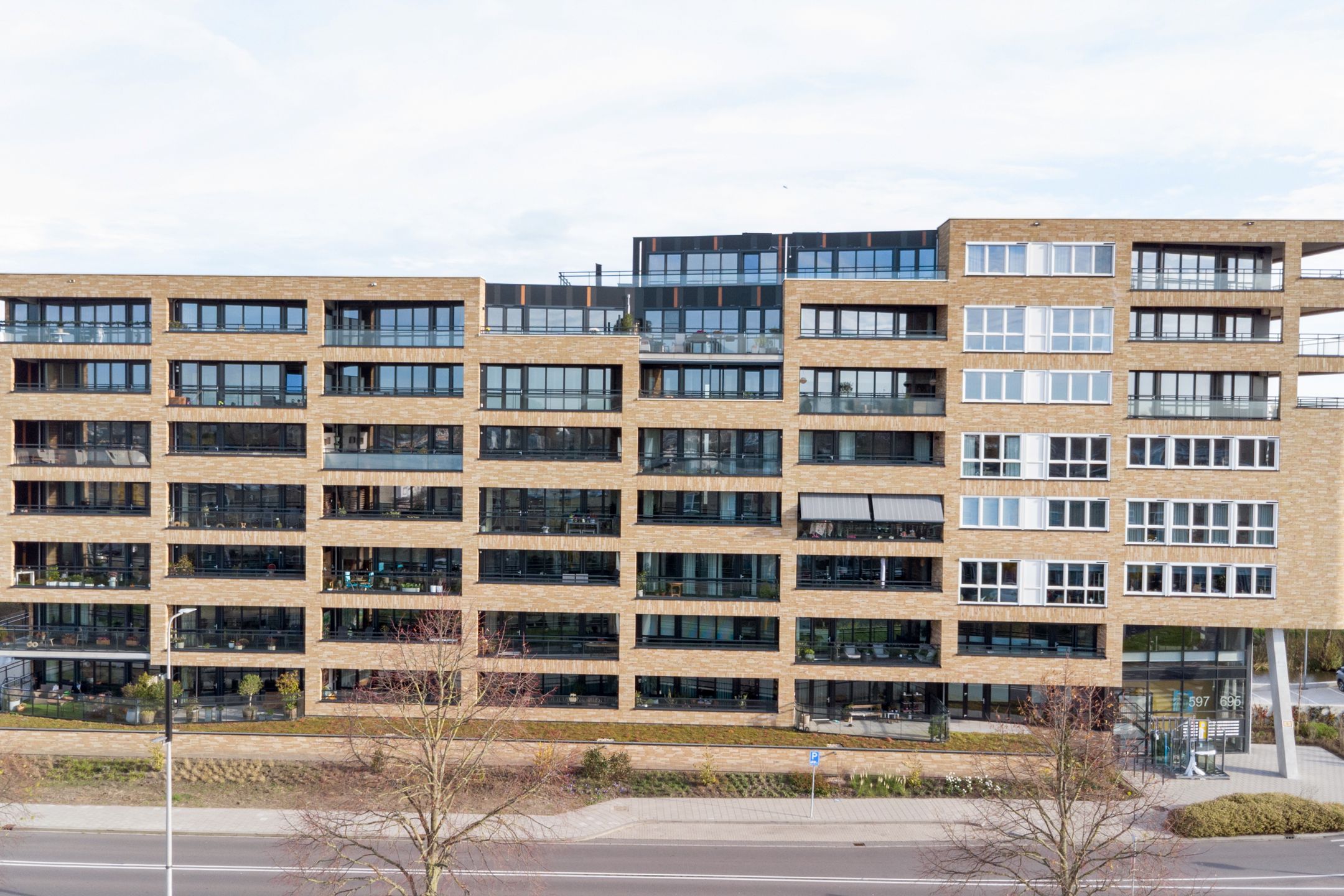 Photo 42 of Aziëlaan 675