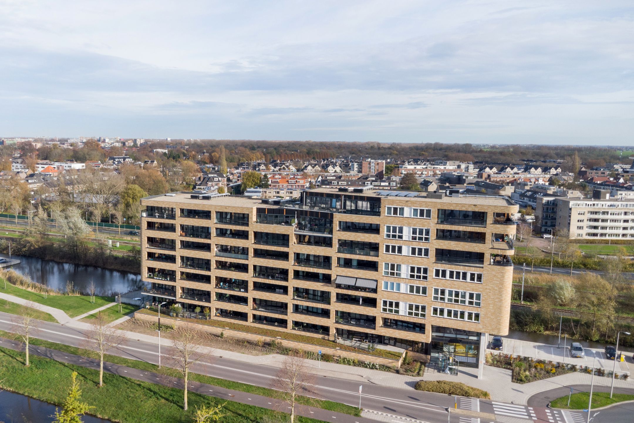 Photo 45 of Aziëlaan 675