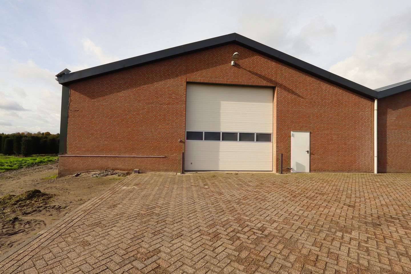 View photo 2 of Eindsestraat 38