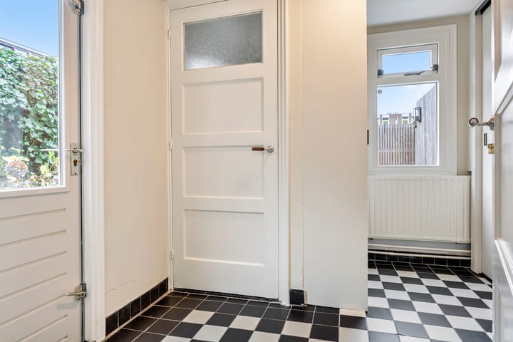 Foto 16 van Leenherenstraat 9