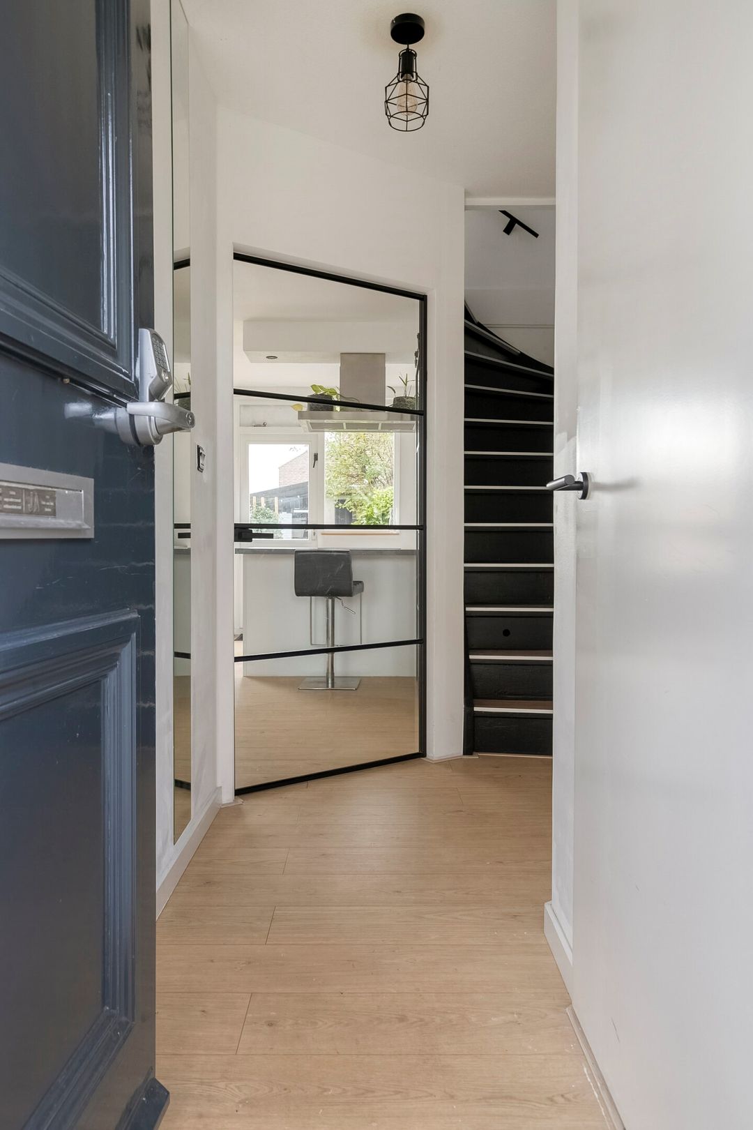 Photo 7 of Almereweg 13