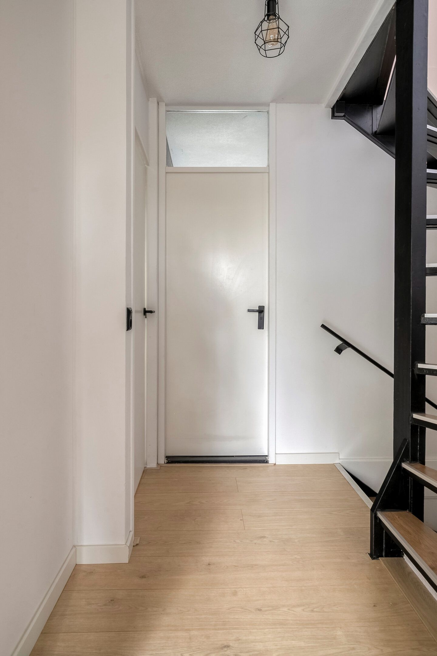 Photo 18 of Almereweg 13