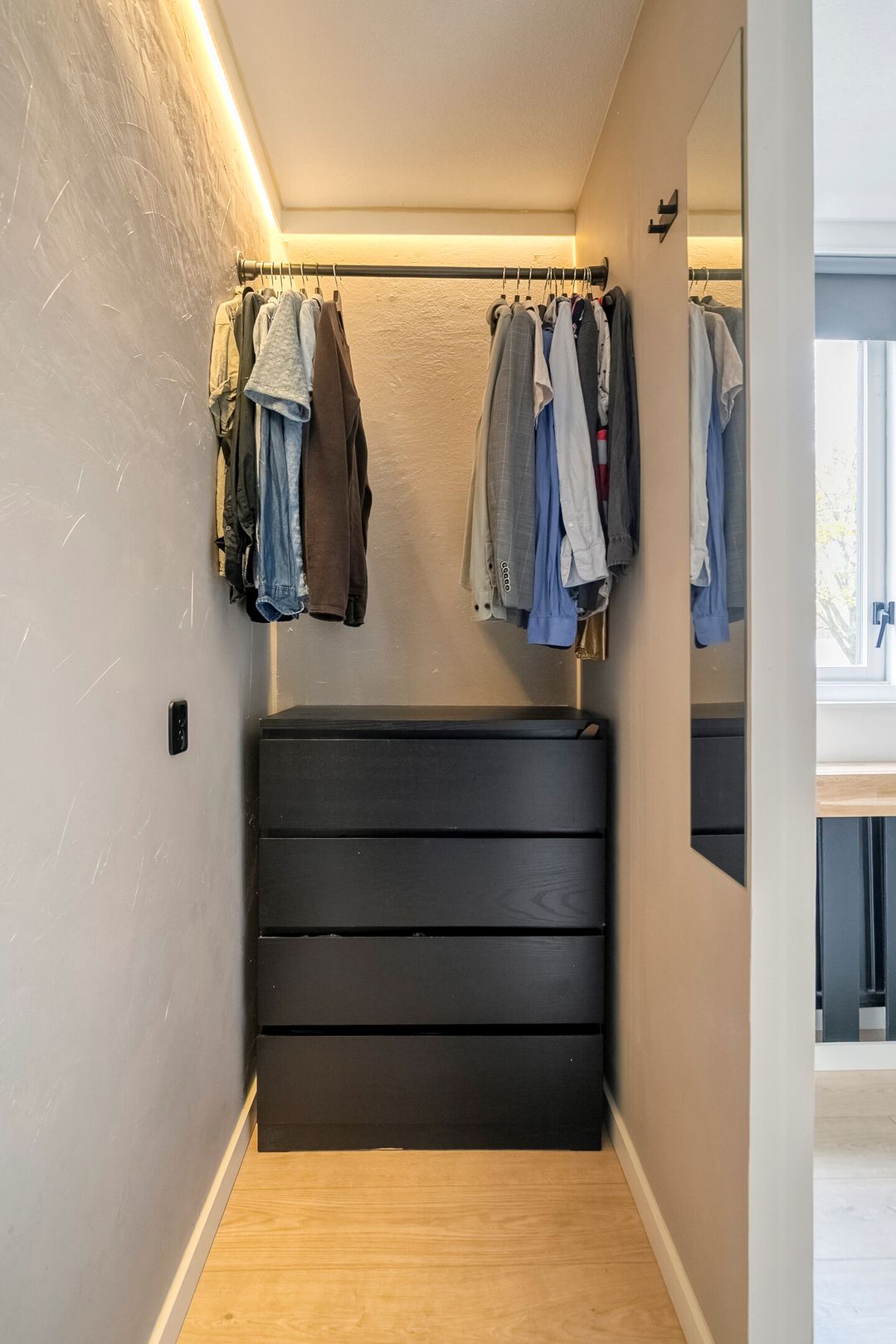 Photo 23 of Almereweg 13