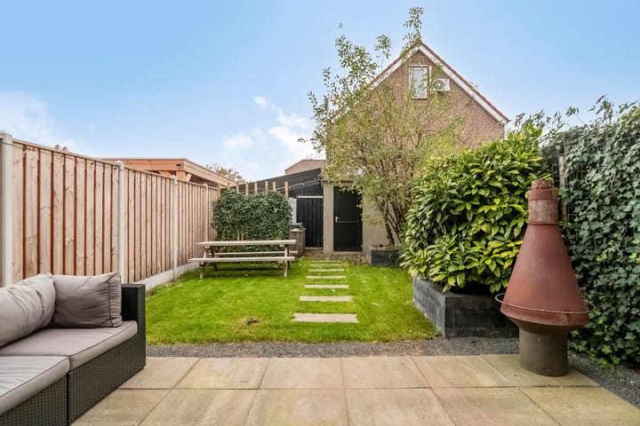 Photo 33 of Almereweg 13