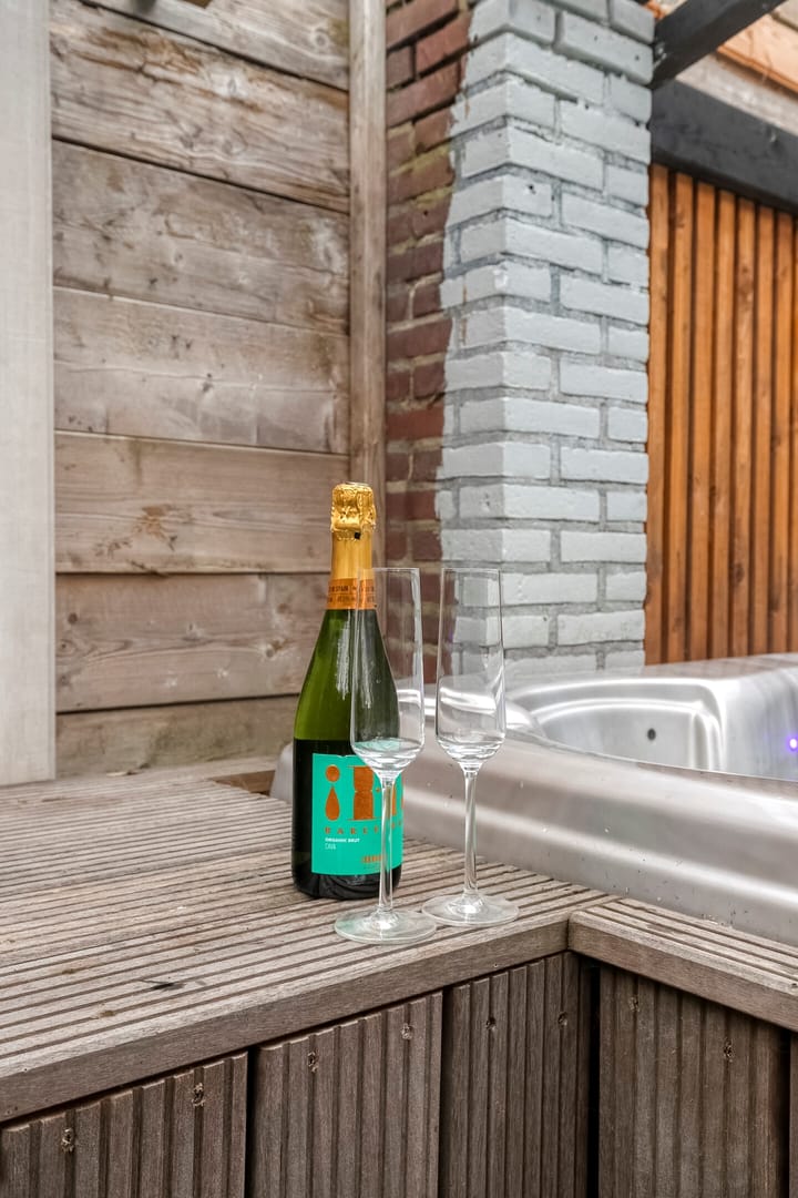 Photo 38 of Almereweg 13