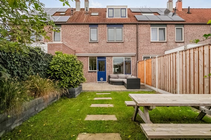 Photo 35 of Almereweg 13