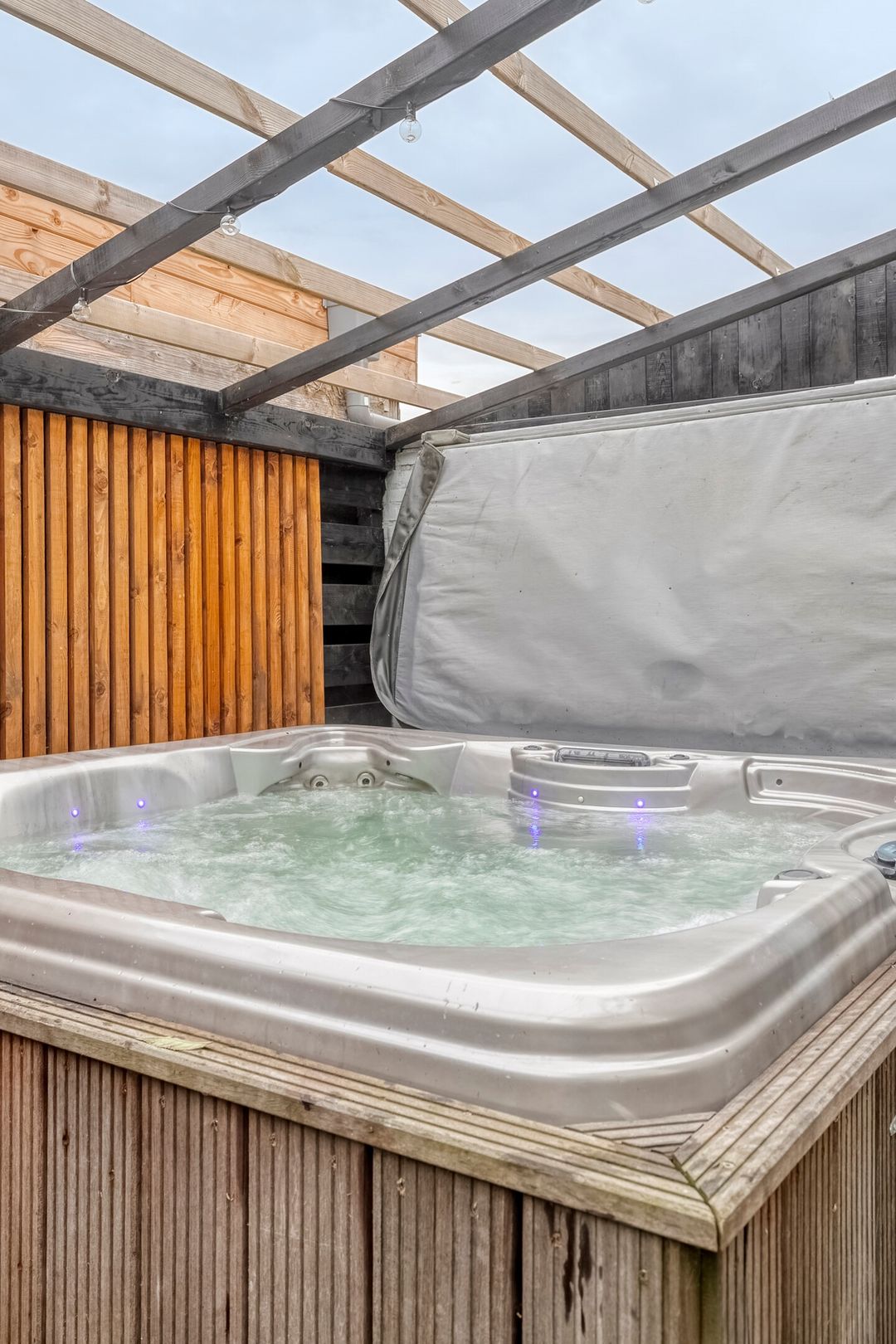 Photo 37 of Almereweg 13