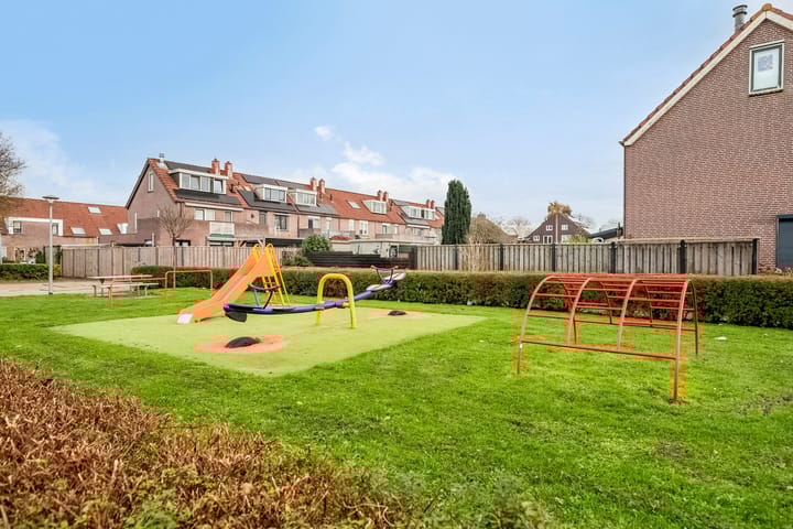 Photo 40 of Almereweg 13