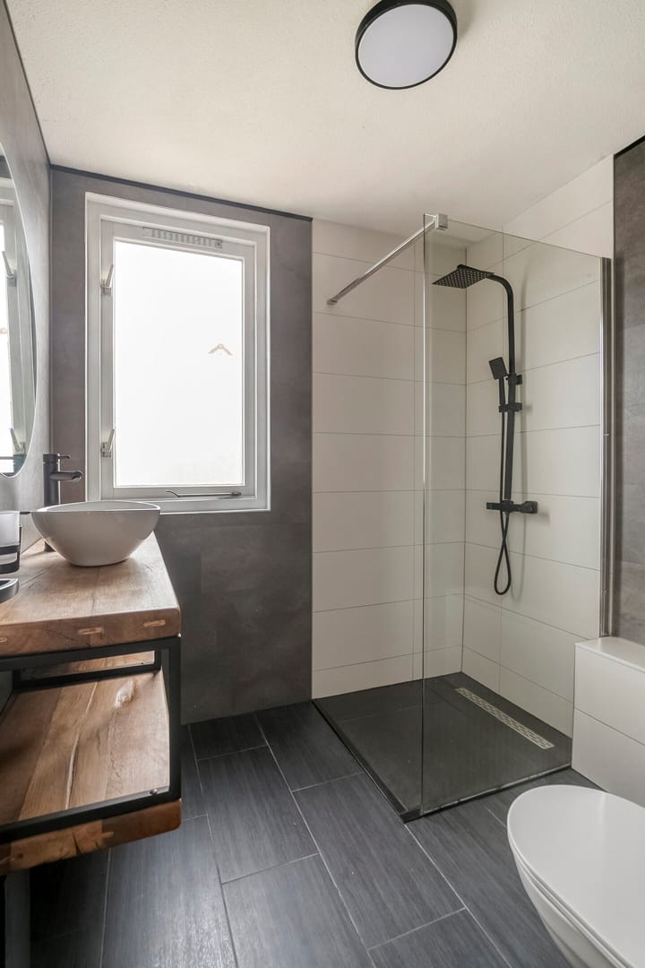 Photo 26 of Almereweg 13