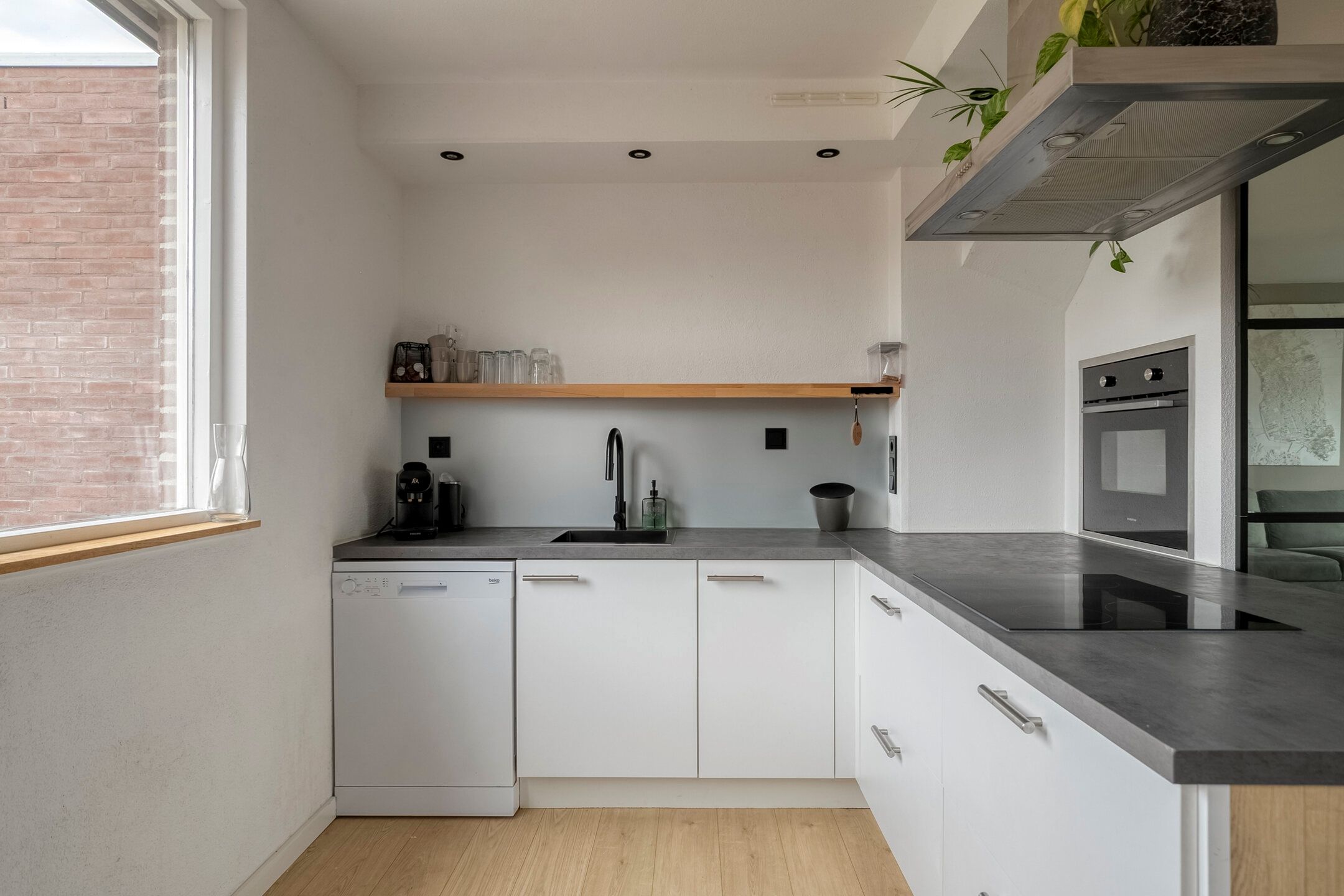 Photo 15 of Almereweg 13