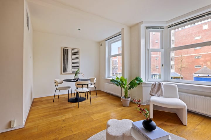 Foto 8 van Van Hallstraat 230