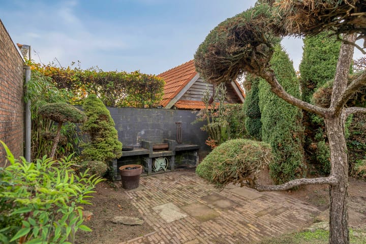 Photo 41 of Julianastraat 21