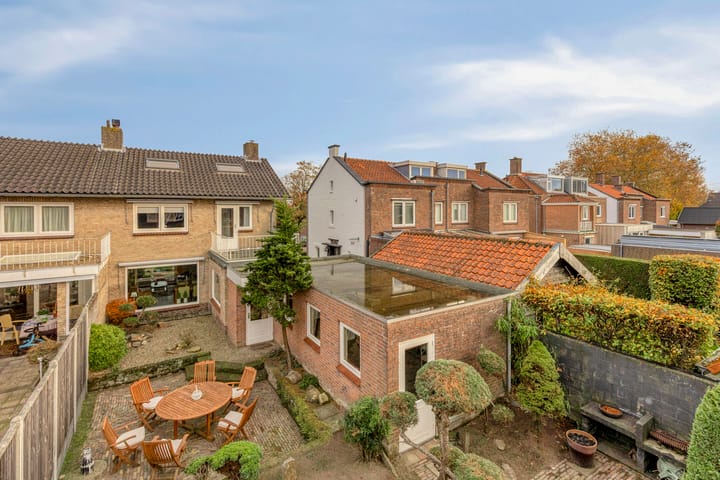 Photo 42 of Julianastraat 21