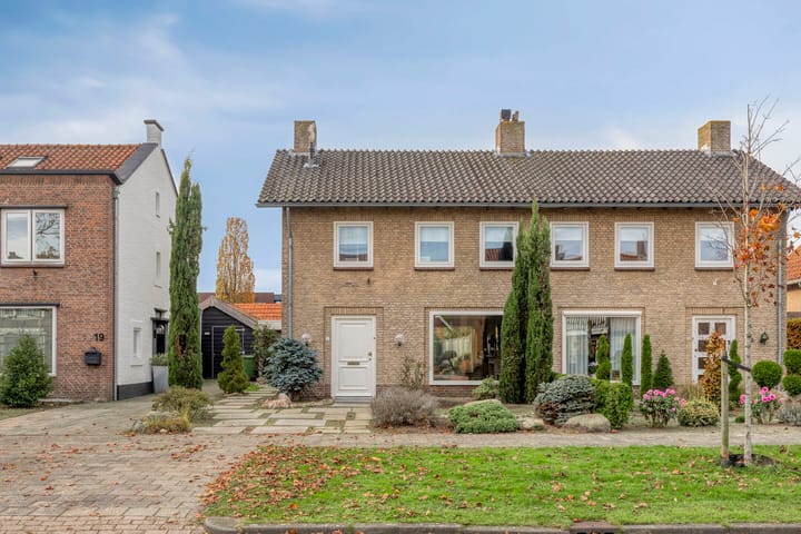 Photo 9 of Julianastraat 21