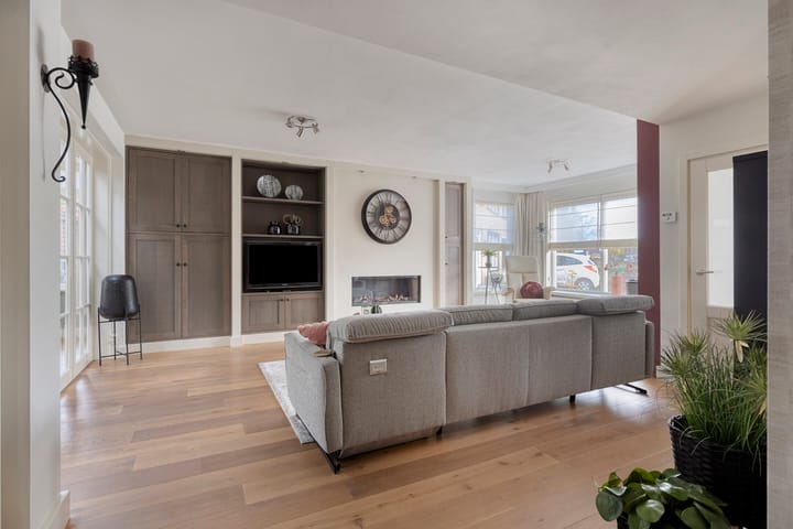 Photo 4 of Vlinkert 17