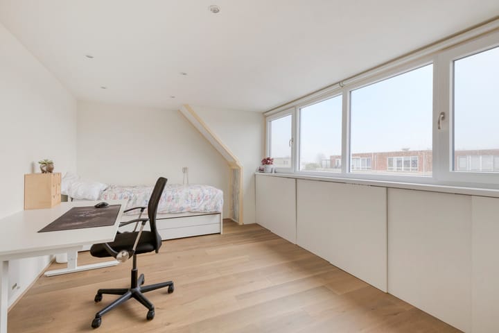 Foto 24 van Pernisstraat 16