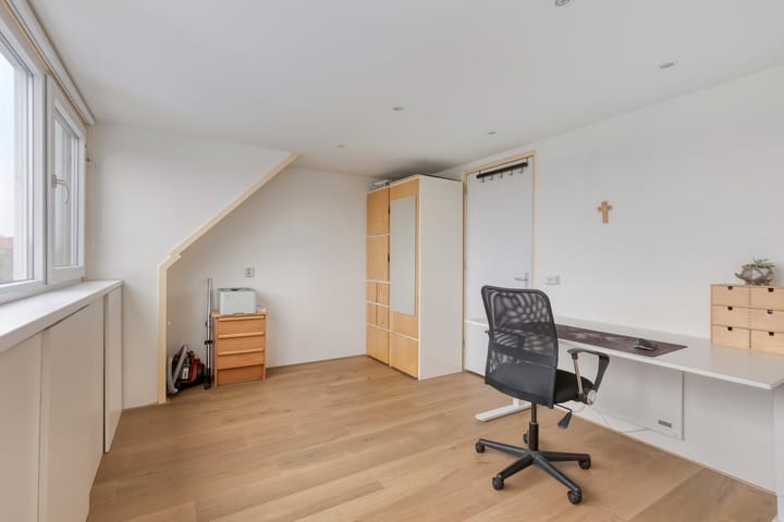 Foto 25 van Pernisstraat 16