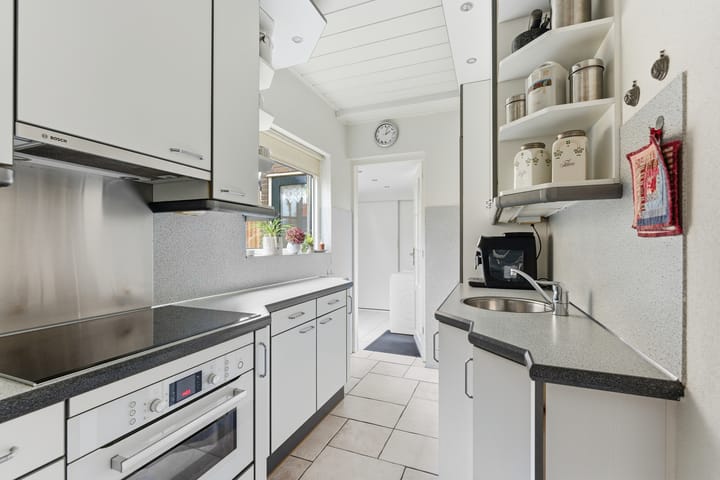 Photo 14 of Esdoornlaan 13