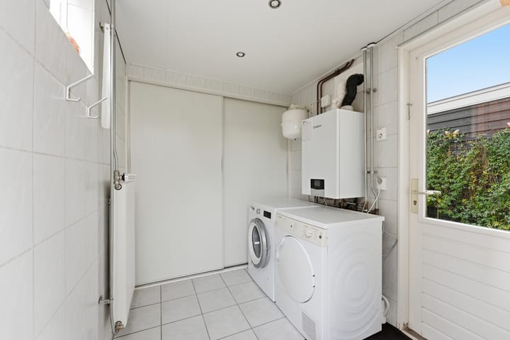 Photo 19 of Esdoornlaan 13