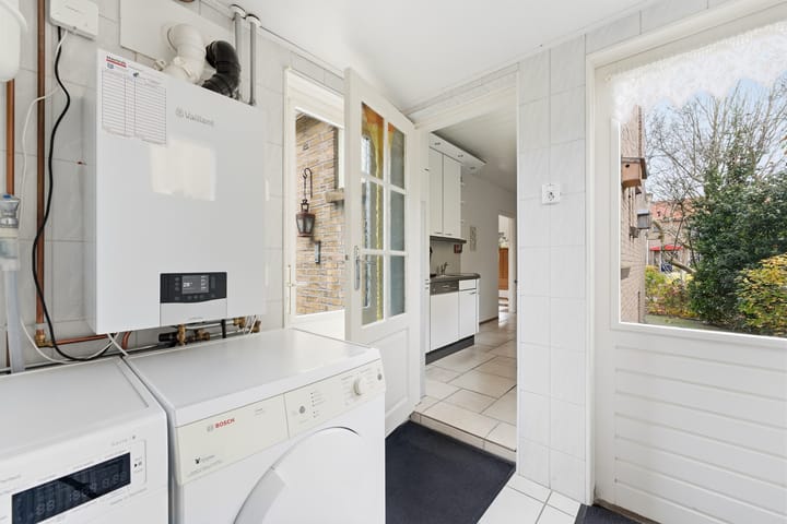 Photo 20 of Esdoornlaan 13