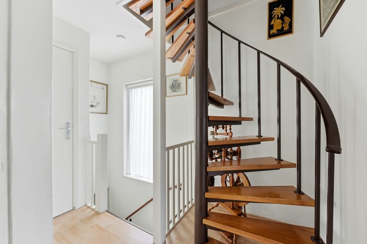 Photo 31 of Esdoornlaan 13