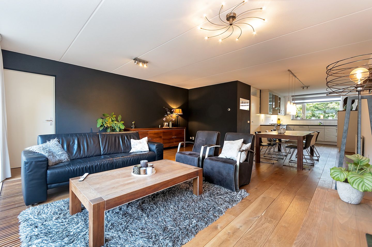 Photo 4 of Dominicanessenstraat 7