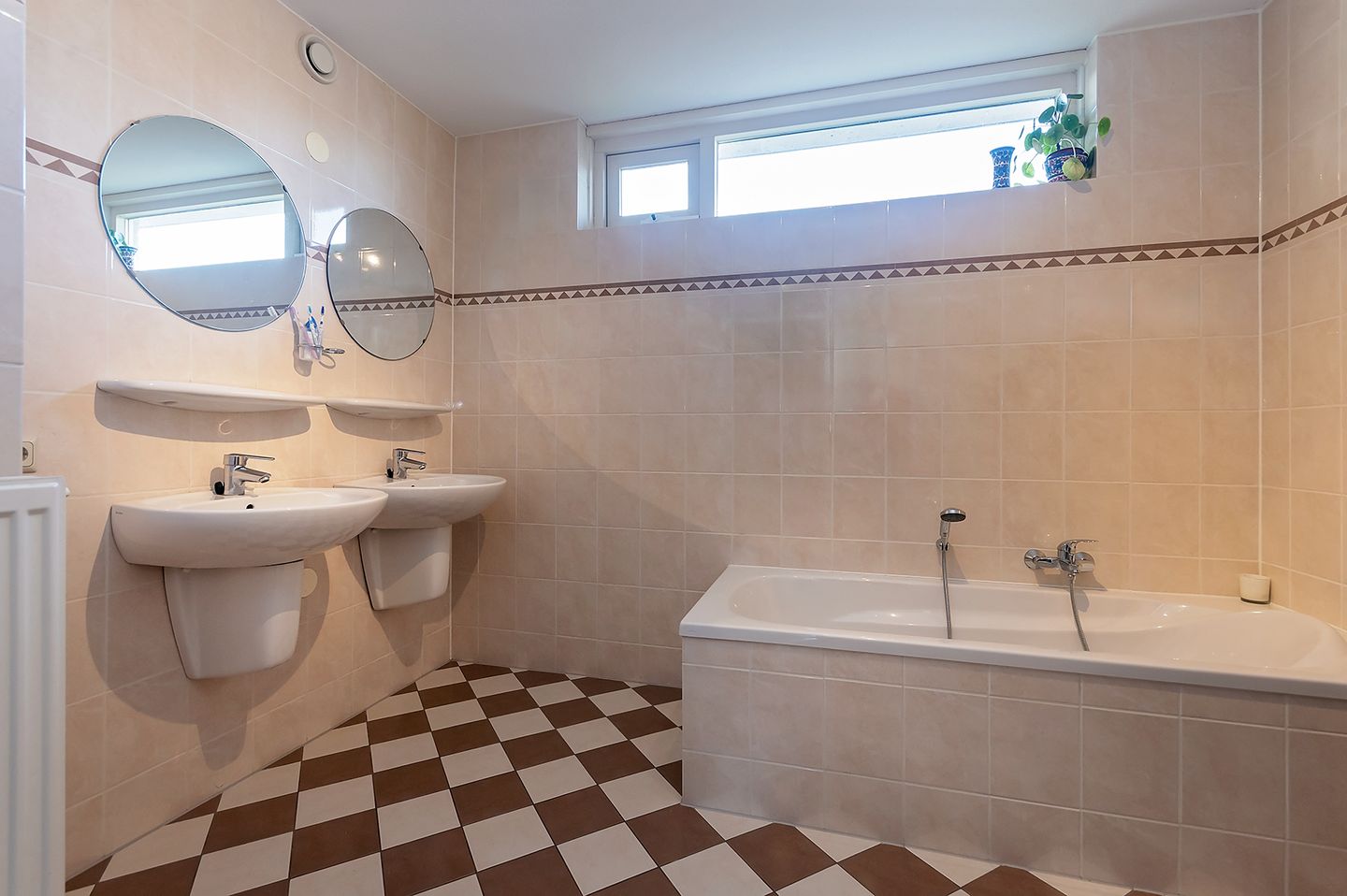 Photo 20 of Dominicanessenstraat 7