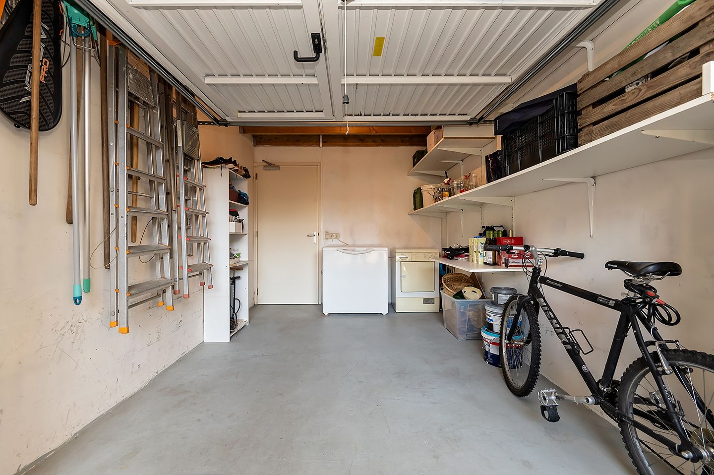 Photo 25 of Dominicanessenstraat 7